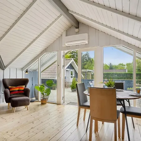 Fenna - 30km From The Sea By Interhome